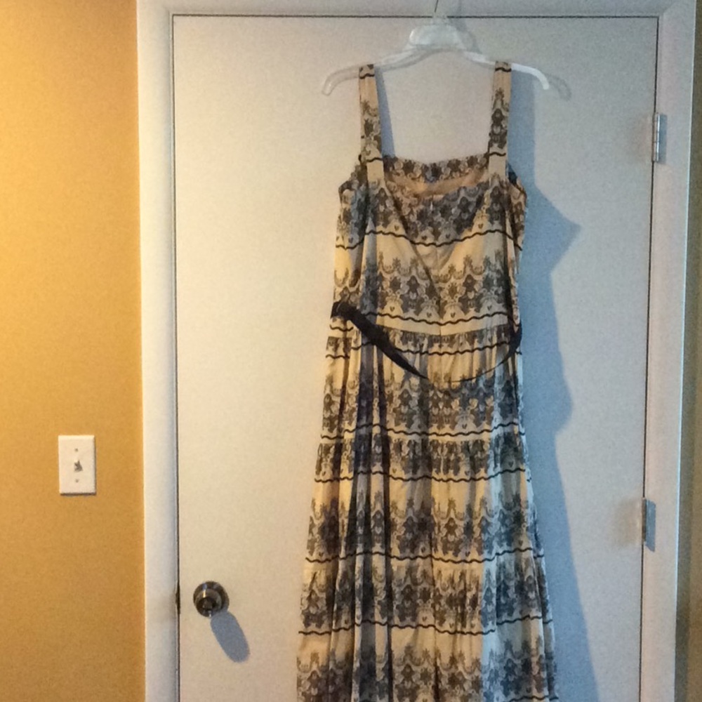Dress - Picture 2 of 2